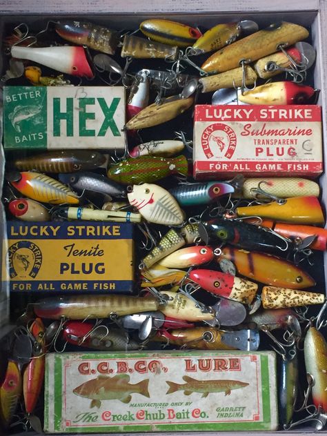 Lure Display, Vintage Fishing Decor, Vintage Lures, Vintage Cabin Decor, Vintage Fishing Reels, Antique Fishing Lures, Vintage Fishing Lures, Bass Fishing Lures, Fishing Signs