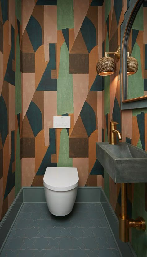 Guest Toilet Wallpaper, Wc Wallpaper, Toilet Wallpaper, Half Bath Design, Ibiza Restaurant, Big Pond, Bathroom Wallpaper Ideas, Jonas Wood, Baths Interior