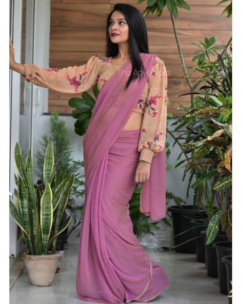 Plain Saree With Full Sleeve Blouse, Fullsleeve Blouse Design For Saree, Jorjet Saree Blouse Designs Latest, Different Blouse Designs Long Sleeve, Plain Saree With Designer Blouse Simple, Plain Sarees With Designer Blouse, Classy Sarees Elegant, Blouse Designs For Plain Sarees, New Trend Sarees