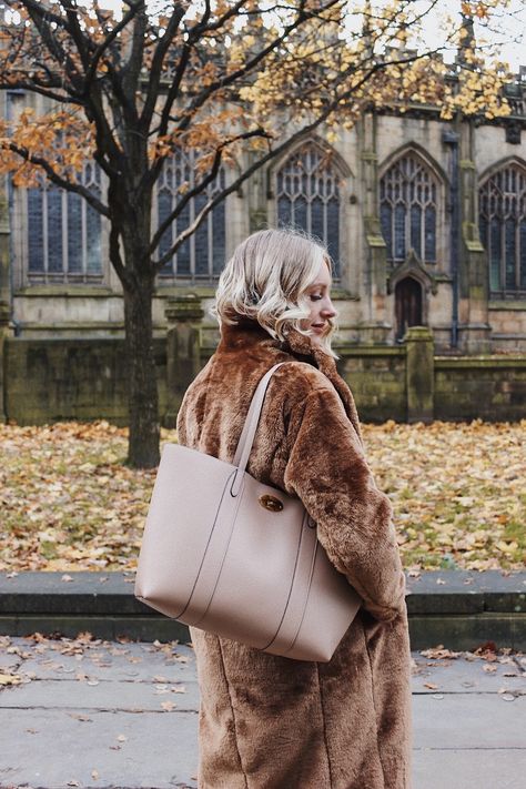 Mulberry Bayswater Tote in Rosewater worm with Pretty Little Thing teddy coat #mulberry  #mulberrybag #mulberrybayswater #totebag #winter Mulberry Tote Bag, Mulberry Tote, Bayswater Tote, Mulberry Bush, Mulberry Bayswater, Mulberry Bag, Teddy Bear Coat, Bear Coat, Tote Outfit