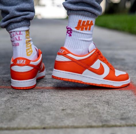 On Foot Look At The Nike Dunk Low "Syracuse" | The Sneaker Buzz Dunk Low Syracuse, Nike Dunk Low Syracuse, Hypebeast Outfit, Dunk Shoes, Nike Dunk Low Sp, Shoe Websites, Baskets Nike, Nike Sb Dunk Low, Fashion Shoes Sneakers