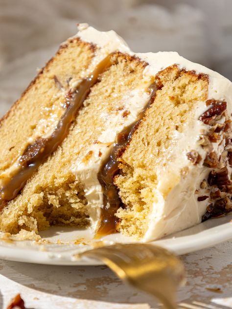 Brown Sugar Toffee, Butterfinger Cake Recipe, Brown Sugar Cake, Chocolate Raspberry Mousse Cake, Butterscotch Recipes, Cream Cheese Buttercream Frosting, Brown Sugar Cakes, Mousse Cake Recipe, Butterscotch Cake