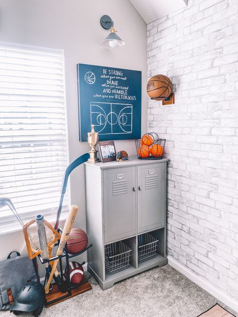 Vintage industrial sports boys locker room. Refinished lockers. Vintage sports equipment from thrift stores. Locker Room Nursery, Vintage Locker Room, Boys Locker Room, Room Inspiration Vintage, Locker Bedroom, Sports Room Boys, Shared Boys Rooms, Boy Sports Bedroom, Brothers Room