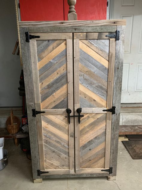 I used reclaimed and pallet wood to build this unique cabinet. Homemade Cabinets, Lumber Projects, Ideas Con Palets, Pallet Cabinets, Wooden Pallet Crafts, Yurt Home, Pallet Chest, Pallet Cabinet, Rustic Cabinet