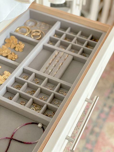 Master Closet Organization, Closet Diy, Closet Planning, Dressing Room Decor, Wardrobe Organisation, Closet Drawers, Jewelry Drawer, Dresser Organization, Closet Organization Diy