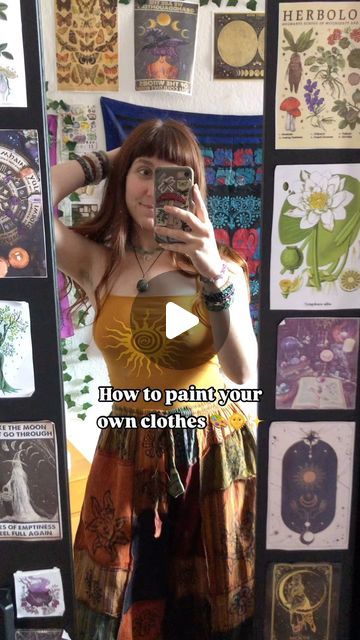 Diy Hippie Clothes, Hippie Jeans, Sun Painting, Dark Clothes, Hippie Pants, Painted Jeans, Painted Clothes, Jeans Diy, Hippie Art