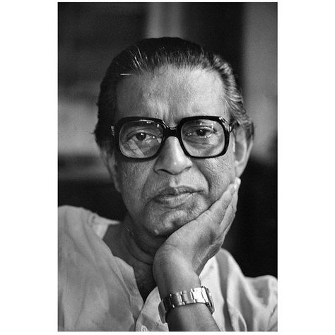 Raghu Rai on Instagram: "Satyajit Ray." Satyajit Ray Aesthetic, Satyajit Roy, Bengali Aesthetic, Street Photography People, Old Man Portrait, Satyajit Ray, Bengali Art, Indian Illustration, Caricature Sketch