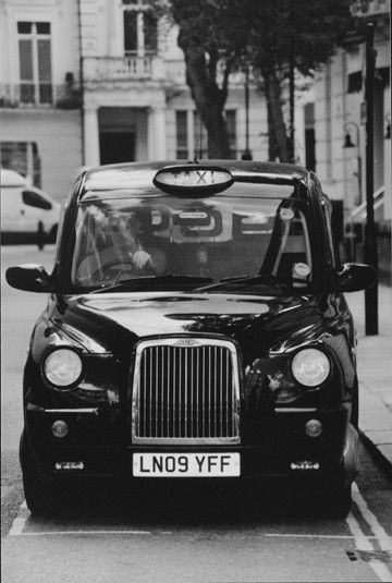 London Taxi Vintage Places, Pub Ideas, London Icons, London Taxi, Black Cab, Do Not Enter, London Pubs, Bbc Sherlock, Animal Education