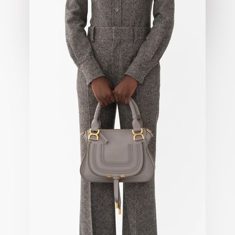 CHLOE MARCIE SMALL DOUBLE CARRY BAG Chloe Marcie Bag, Evening Jumpsuit, Chloe Marcie, Feminine Aesthetic, Women Men Shoes, Casual Blazer, Strap Tops, Carry Bag, Leather Handle