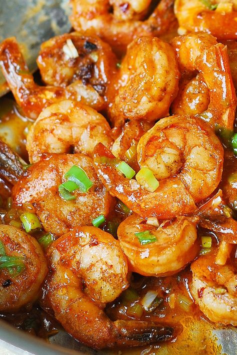 Easy Spicy Cajun Shrimp Shrimp With Sauce, Ketchup Chicken, Spicy Cajun Shrimp, Cajun Shrimp Recipes, Cajun Spice, Ketchup Sauce, Cajun Cooking, Comfort Food Southern, Cajun Shrimp