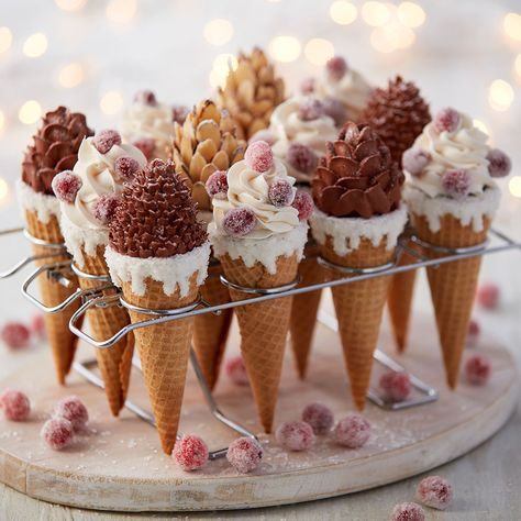 Cake Cones, Easy Christmas Cupcakes, Winter Cupcakes, Cone Cupcakes, Cupcake Cones, Sugar Cones, Sugared Cranberries, Wilton Cake Decorating, Cupcakes Ideas