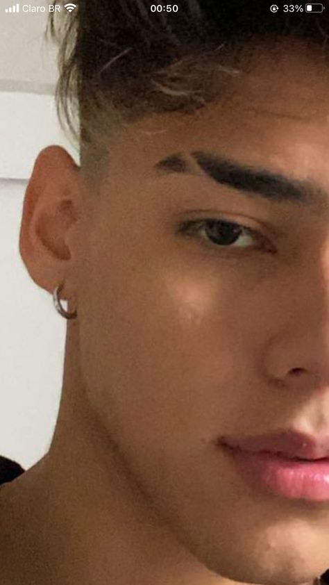 Guys With Thick Eyebrows, Line On Eyebrows Men, Split Eyebrow Men, Eye Brow Cut Line For Men, Types Of Eyebrow Slits, Eyebrow Design Men, Slits In Eyebrows, Eyebrow Slits Men, Straight Eyebrows Men