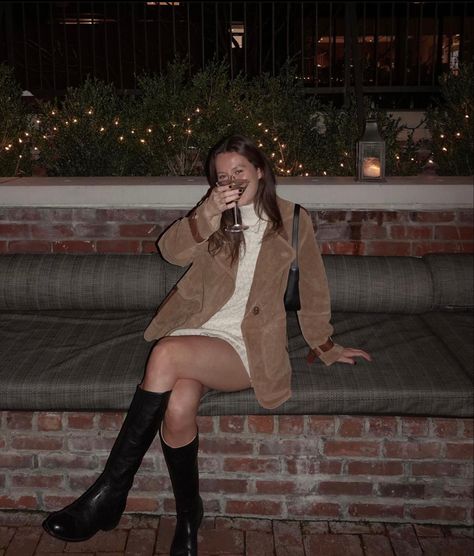 Deb peifer Deb Pfiefer, Deb Peifer, Deb Peifer Style, Drew Phillips Fall Girl, My Vibe, Fall Winter Outfits, Fitness Inspo, Cool Girl, Winter Outfits