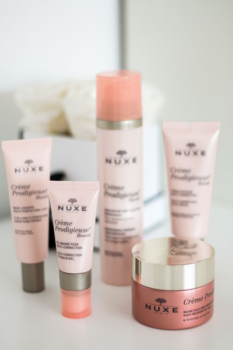 Nuxe Skincare, Skin Ceuticals, French Beauty Routine, Skin Care Procedures, Foundation Swatches, Glow Skincare, French Skincare, Tips For Oily Skin, Face Tips