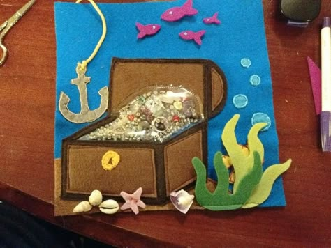 Felt Treasure Chest, Ocean Quiet Book, Diy Kid Toys, Felt Dollhouse, Ocean Preschool, Sensory Books, Baby Book Ideas, Beach Book, Diy Quiet Books