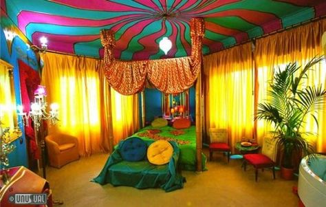 Zzzzzzzzzzzzzz... Circus Bedroom, Circus Room, Carnival Parties, Mod Decor, 70s Home, Hippie Homes, Rainbow Room, Magic Carpet, Stunning Interiors