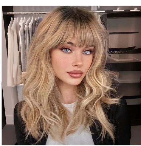 Straight Hair Short, Blonde Wig With Bangs, Wavy Bob Wig, Shoulder Length Curly Hair, Bob Wig With Bangs, Ombre Blond, Blonde Bangs, Blonde Hair With Bangs, Wavy Wigs