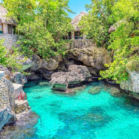 Into The Water, Negril, House On The Rock, Unique Architecture, Island Vibes, Vacation Mode, Island Girl, Travel Goals, Hotel Spa