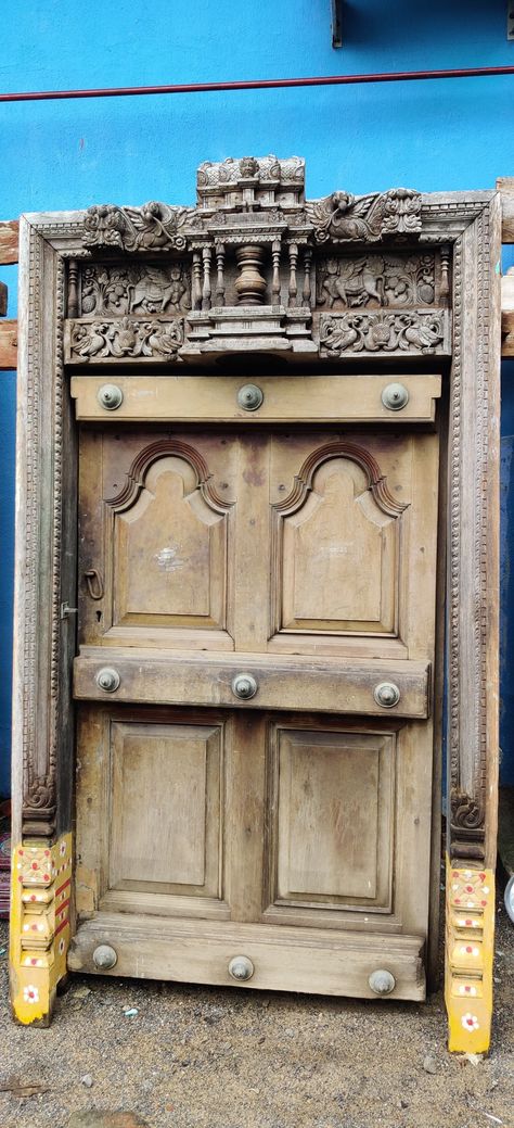 Old Burma teak antique doors, South Indian traditional doors Traditional Doors Indian, Main Doors, Indian Antiques, Indian Doors, Pooja Mandir, Door Frames, Vintage Doors, Temple Architecture, Architecture Inspiration