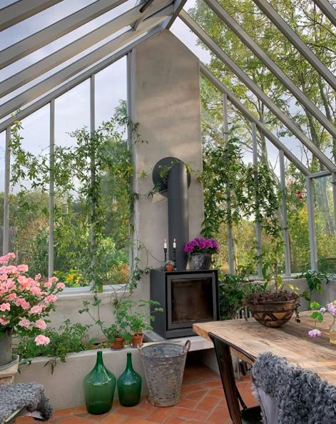 Building Laundry Room, Laundry Room Shelving, Home Greenhouse, Backyard Greenhouse, Diy Greenhouse, Garden Greenhouse, Greenhouse Gardening, Glass House, Outdoor Rooms