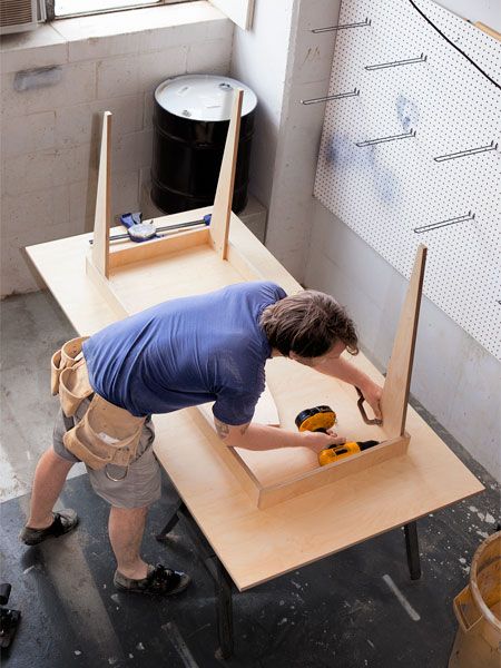 Build This Table From One Sheet of Plywood- this would look cool with the legs painted white Plywood Furniture Plans, Plywood Desk, Plywood Projects, Plywood Table, Build A Table, Building Furniture, Plywood Sheets, Plywood Furniture, Diy Table