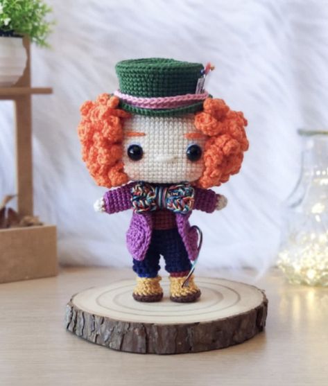 Mad Hatter Crochet Pattern Free, Mad Hatter Crochet, Crochet Mad Hatter, Funko Amigurumi, Cartoon Crochet, Lewis Carroll Alice In Wonderland, Crochet Lampshade, Fall Crochet Patterns, Knitting Patterns Free Scarf