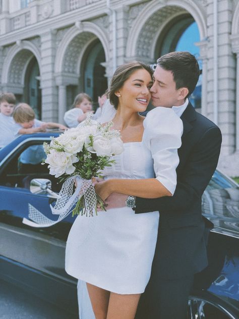 Old Money Courthouse Wedding, Civil Wedding Winter, Civil Wedding Photoshoot, Proposal Outfit, Prom Photography Poses, Courthouse Wedding Photos, Short White Dress Wedding, Courthouse Wedding Dress, Sf Wedding