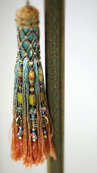 Antique Floor Lamp, Antique Floor Lamps, Beaded Lampshade, Beaded Tassels, Ideas Home, Bead Weaving, Beaded Embroidery, Jewelry Inspiration, Bead Work