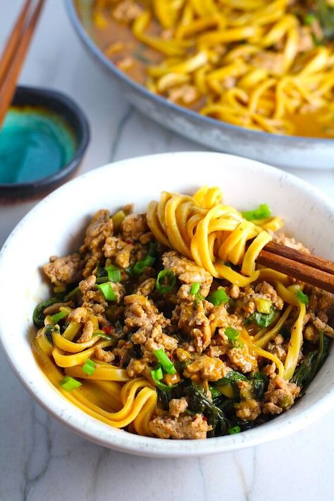 Ground Chicken And Noodles, Ground Chicken Dinner Ideas, Asian Ground Chicken, Recipe With Ground Chicken, Dan Dan Noodles Recipe, Chicken And Egg Noodles, Cheesy Baked Chicken, Chicken Parmesan Meatballs, Dan Dan Noodles