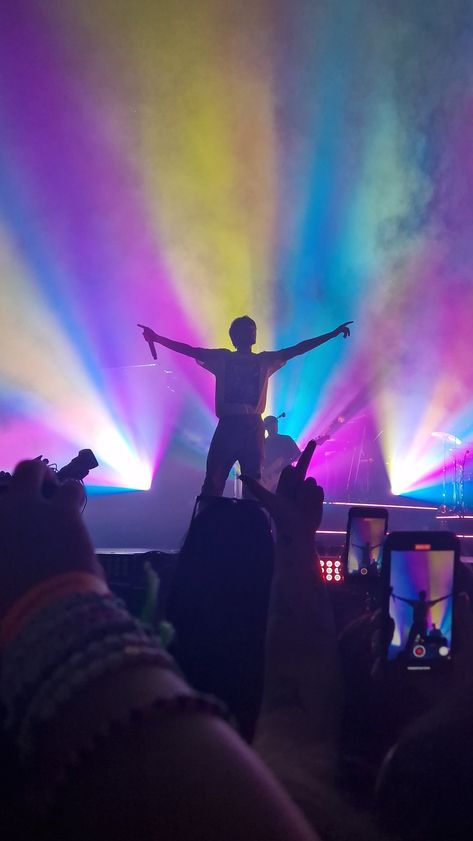 Louis Tomlinson Rainbow Lights, Aesthetic Louis Tomlinson Wallpaper, One Direction Core, Louis Aesthetic, Louis Tomlinson Concert, Fangirl Aesthetic, Even When It Hurts, One Direction Images, Hello Lover