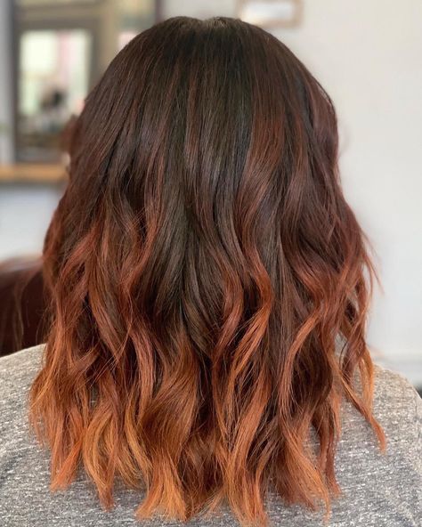 Dark Root Auburn Balayage, Copper To Dark Brown Hair, Light Brown And Auburn Balayage, Brown Hair Ginger Balayage, Straight Copper Balayage, Cowboy Copper Hair Brunette Ombre, Copper Ends On Brown Hair, Mid Length Hair Copper, Partial Balayage Copper