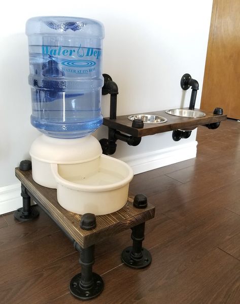 Dog Food Station For Two Dogs, Large Dog Feeding Station, Dog Water Bowl Ideas, Dog Food And Water Station, Dog Feeding Station Diy, Dog Station, Dog Food Station, Raised Dog Feeder, Dog Feeding Station