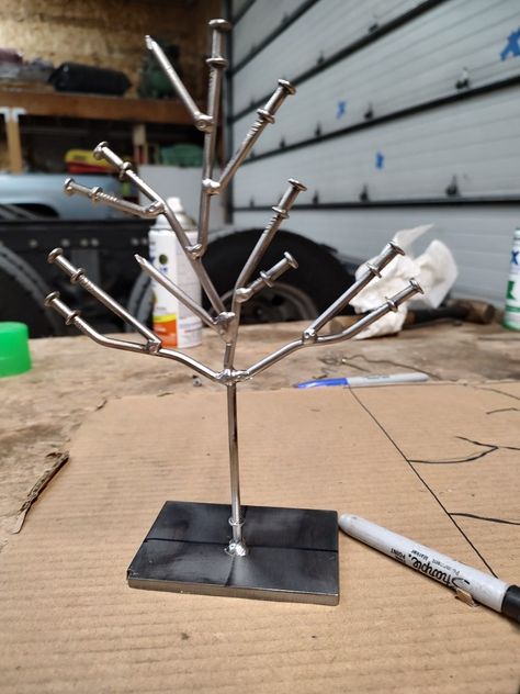 Welded Jewelry Holder, Welding Idea, Jewlery Holder, Welding Ideas, Metal Welding, Necklace Holder, Jewelry Metal, Tree Cards, Metal Tree