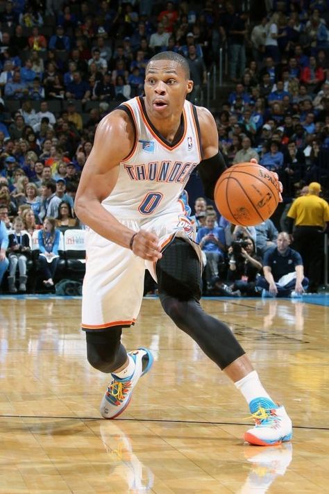 Action Pose Reference, Male Pose Reference, Okc Thunder, Basketball Photography, Anatomy Poses, Russell Westbrook, Human Reference, Pose References, Body Reference Poses