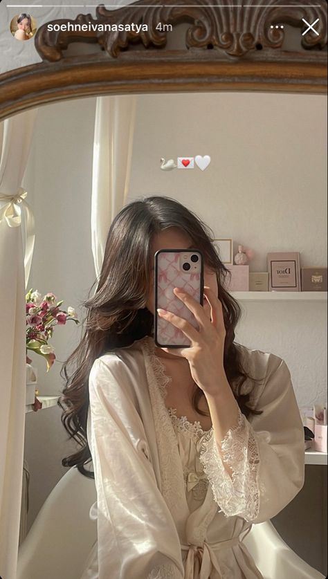 Selfie Ideas Instagram, Princess Aesthetic, Foto Ideas Instagram, Instagram Photo Inspiration, A Mirror, Insta Photo Ideas, Girly Photography, Girly Girl, Aesthetic Girl