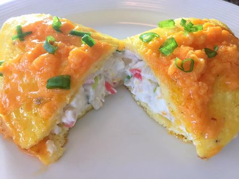 This Crab and Cream Cheese Omelet is awesome. It was a genious idea to put mixture of crab and cream cheese in the center of fluffy omelet. Crab Omelette Recipe, Crab Omelette, Crab And Cream Cheese, Cheese Omelet, Cheese Omelette, Omelets Recipe, Omelette Recipe, Homemade Taco Seasoning, Diet Meal