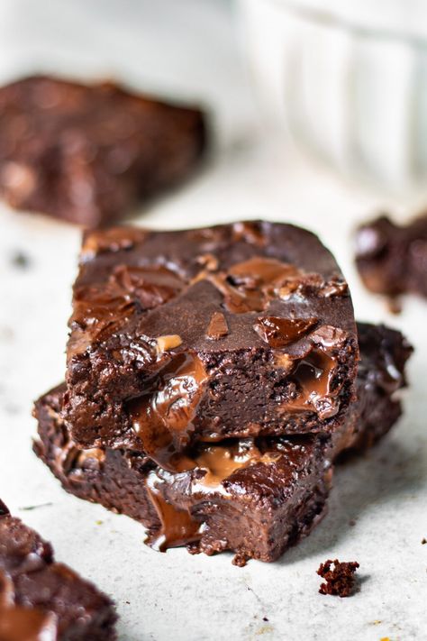 2-MIN MICROWAVE BROWNIE - Bake with Shivesh Bake With Shivesh, Microwave Brownie, Brownie Recipes Healthy, Hershey Cocoa, Healthy Brownies, Types Of Chocolate, Instant Gratification, No Bake Brownies, Chocolate Powder