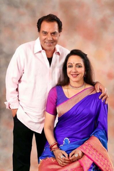 Bollywood Images, Hema Malini, Bollywood Pictures, Style Royal, Bollywood Couples, Birthday Wish, Vintage Bollywood, Pure Love, Marriage Life