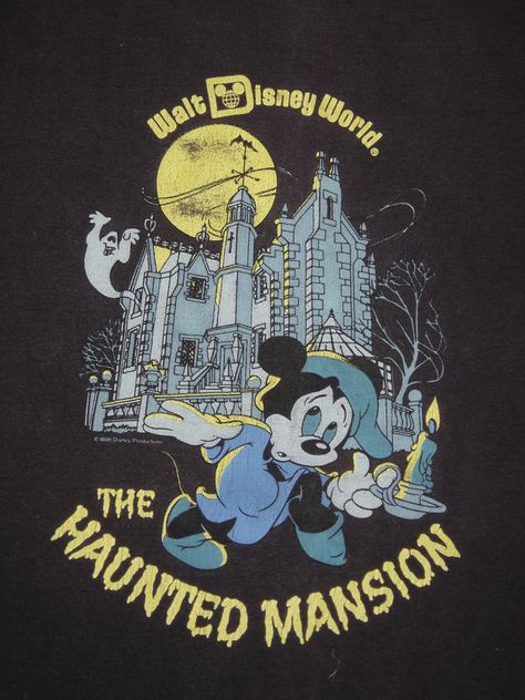 Haunted mansion Vintage Disney Posters, Disney Poster, Disneyland World, Vintage Halloween Art, Image Halloween, Retro Disney, Disney Haunted Mansion, Disney Posters, Halloween Wallpaper Iphone