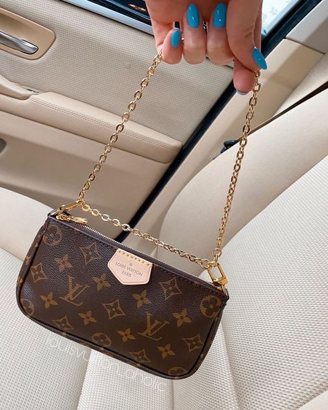 Tas Louis Vuitton, Ig Makeup, Tas Lv, Sac Louis Vuitton, Luxury Bags Collection, Girly Bags, Luxury Purses, Fancy Bags, Dior Handbags