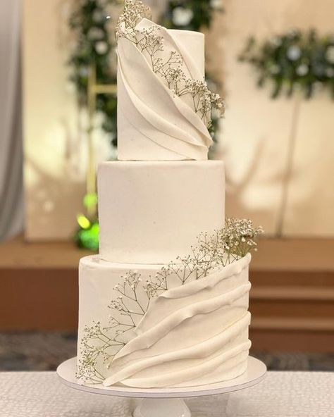 Wave Wedding Cake, Large White Wedding Cake, Wedding Cake All White, Wedding Cake Minimal, Drape Wedding Cake, Drape Cake, All White Textured Wedding Cake, Minimal Wedding Cake, White Chocolate Wedding Cake