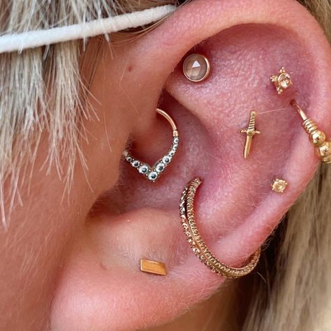 Silver Ear Piercings, Ear Curation Ideas, Heart Daith, How To Remove Blackheads, Ear Curation, Daith Earring, Double Ear Piercings, To Remove Blackheads, Types Of Ear Piercings