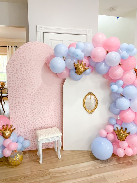 Pink And Blue Princess Party, Princess Balloon Arch Ideas, Princess Party Balloon Arch, All Princess Disney Together, All Princess Disney, Blue Princess Party, Princess Balloon Arch, Princess Tea Party Ideas, Princess Birthday Cakes