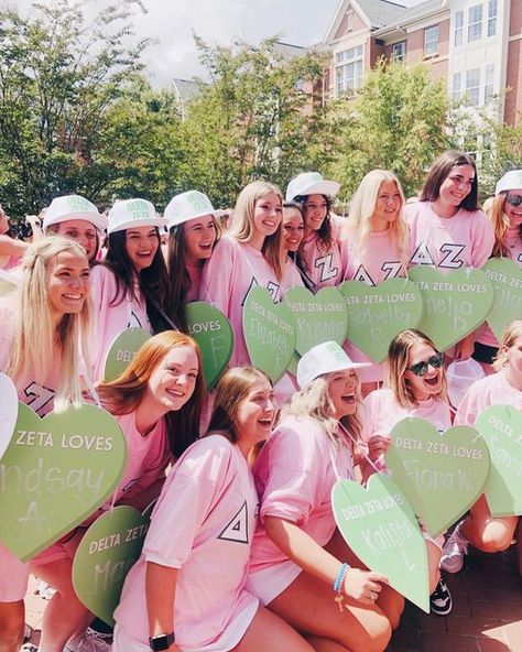 2023 Sorority, Bid Day Signs, Delta Zeta Sorority, Sorority Pr, Big Lil, Bid Day Themes, Go Greek, Delta Zeta, Sorority Life