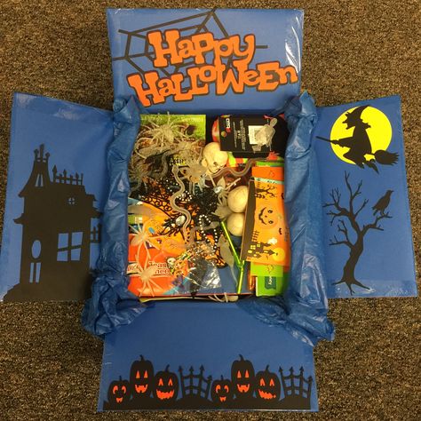 Halloween Care Package College, Army Care Package, Care Package Decorating, Soda Cakes, College Care Package Ideas, Halloween Care Packages, Missionary Care Packages, Halloween Box, Halloween Gift Baskets