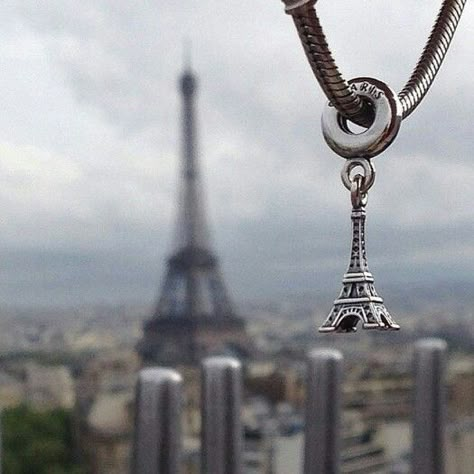 Pandora paris charm Harry Styles Pandora Charms, Pandora Paris Charm, Pandora Travel Charms, Pandora Travel, Paris Charm Bracelet, Outfits Street Styles, Pandora Bracelet Charms Ideas, Pandora Bracelet Designs, Paris Bracelet