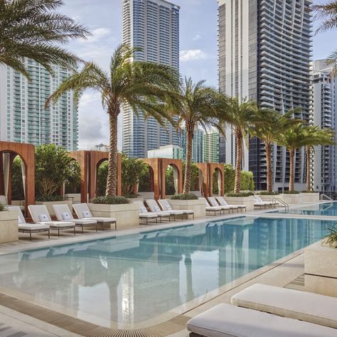 Feel At Home On Vacation At This Luxe New Miami Hotel (Where The Suites Have Everything You Need) Brickell City Centre, Brickell Miami, Miami Vacation, Miami Hotels, South Beach Hotels, Garden Levels, Hotel Plan, Downtown Miami, Hotel Services