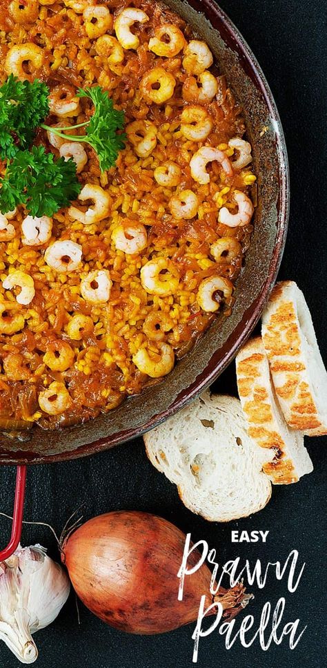 Prawn Paella, Seafood Paella Recipe, Easy Paella, Paella Recipe Seafood, Kitchen Colours, Paella Recipe, Seafood Paella, Easter Dinner Recipes, Easy Seafood