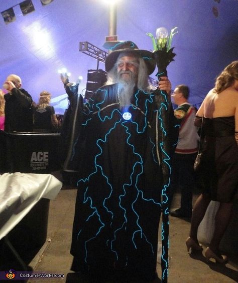 This homemade costume for men entered our 2013 Halloween Costume Contest. Warlock Costume Mens Diy, Medieval Wizard Costume, Wizard Costume Male, Wizard Cosplay, Men’s Wizard Costume, Wizard Costume, Halloween Costumes 2014, Haunted House Party, Homemade Costume