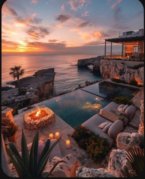 Luxury Apartments Interior, Zen Vibes, Instagram Decor, Beachfront House, Travel Picture Ideas, Travelling The World, Dream Beach Houses, Capri Italy, Car Rentals